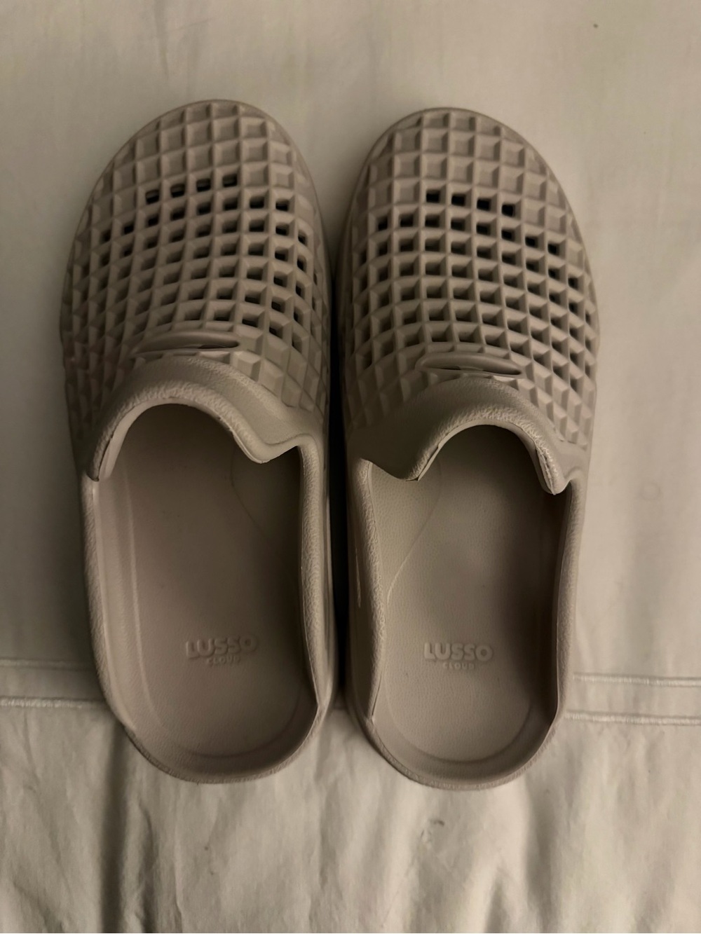 Lusso Foam Vented Slip-On Clog - Light Taupe